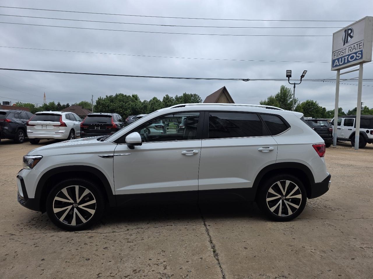 Volkswagen Taos SE FWD 2024