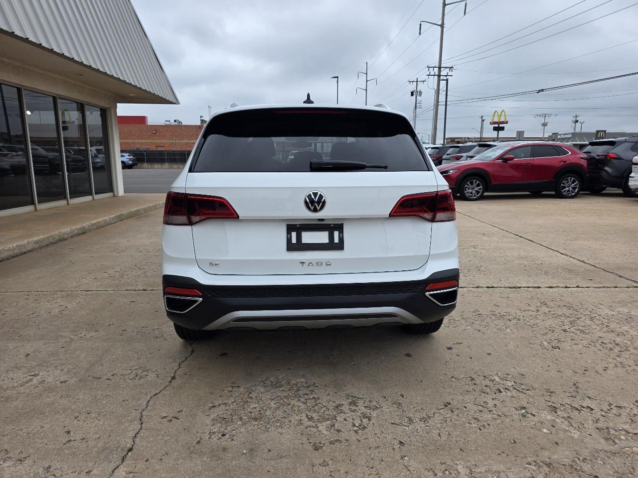 Volkswagen Taos SE FWD 2024