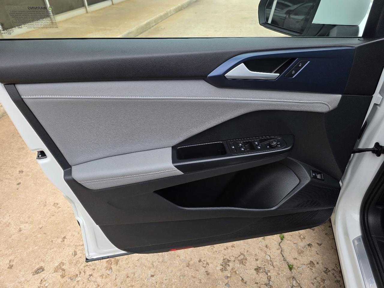 Volkswagen Taos SE FWD 2024