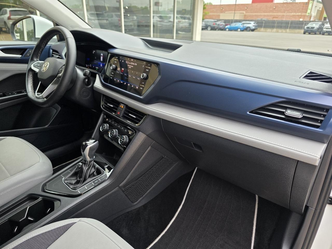 Volkswagen Taos SE FWD 2024