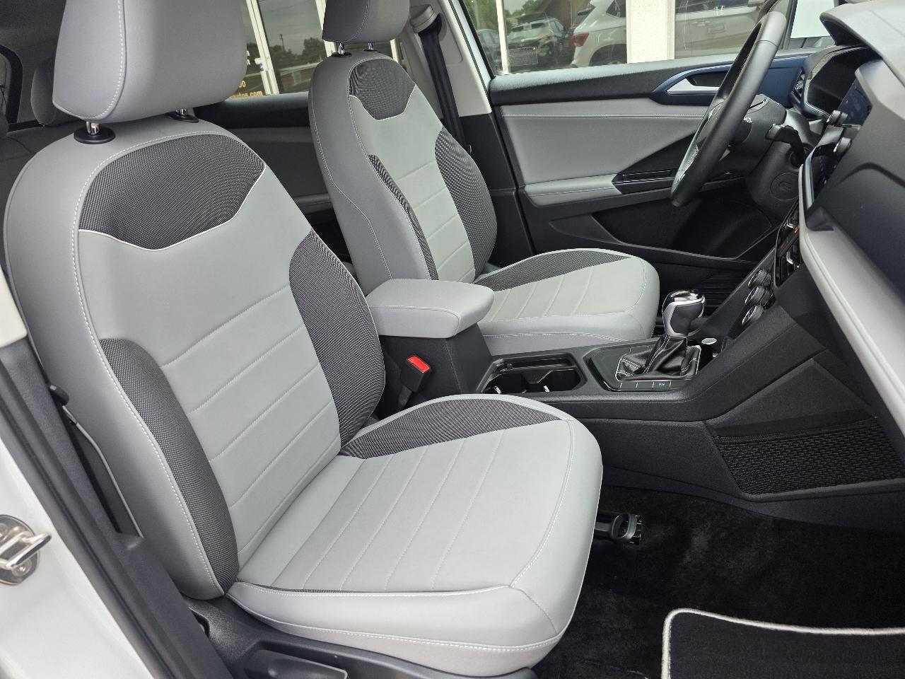 Volkswagen Taos SE FWD 2024