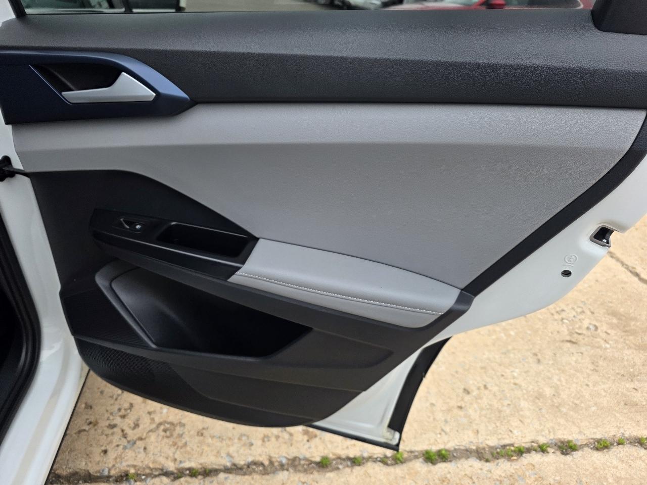 Volkswagen Taos SE FWD 2024