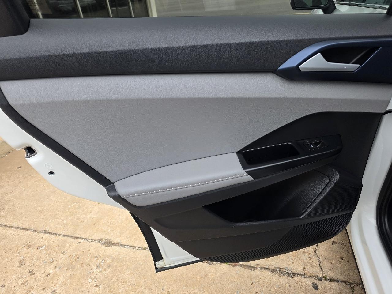 Volkswagen Taos SE FWD 2024