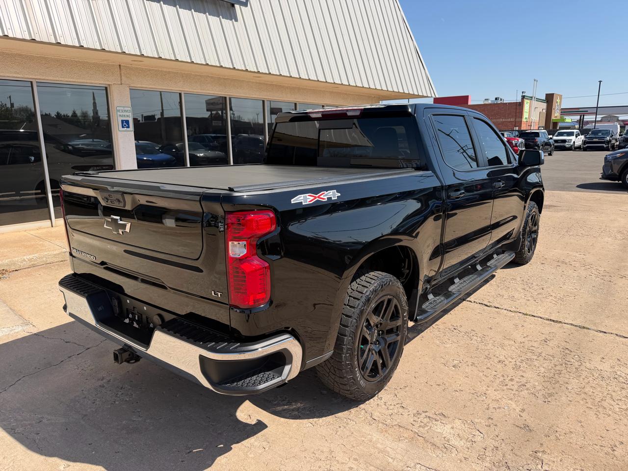 Chevrolet Silverado 1500 4WD Crew Cab 147" LT w/1LT 2024