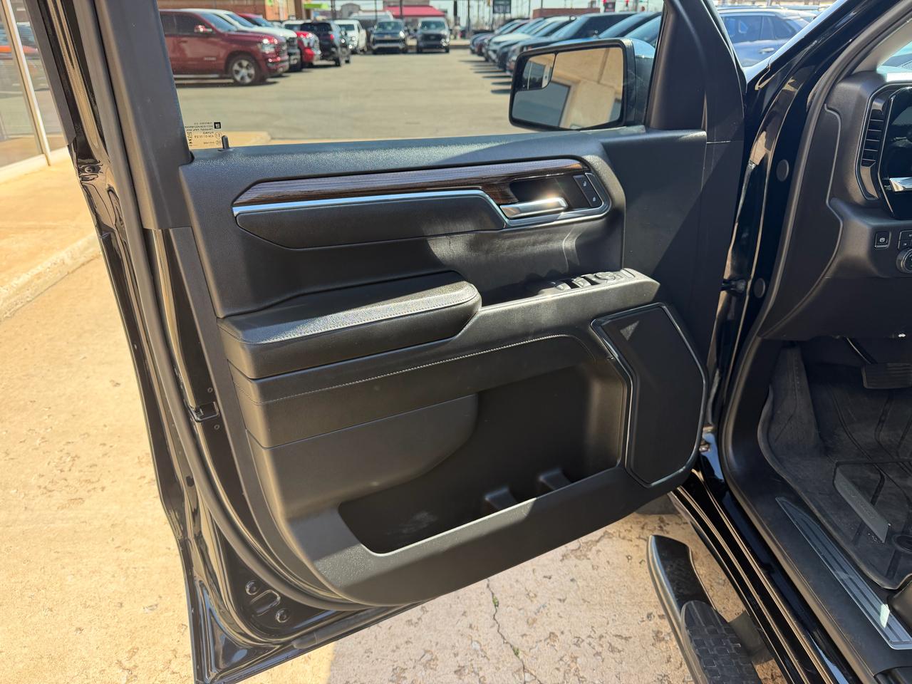 Chevrolet Silverado 1500 4WD Crew Cab 147" LT w/1LT 2024