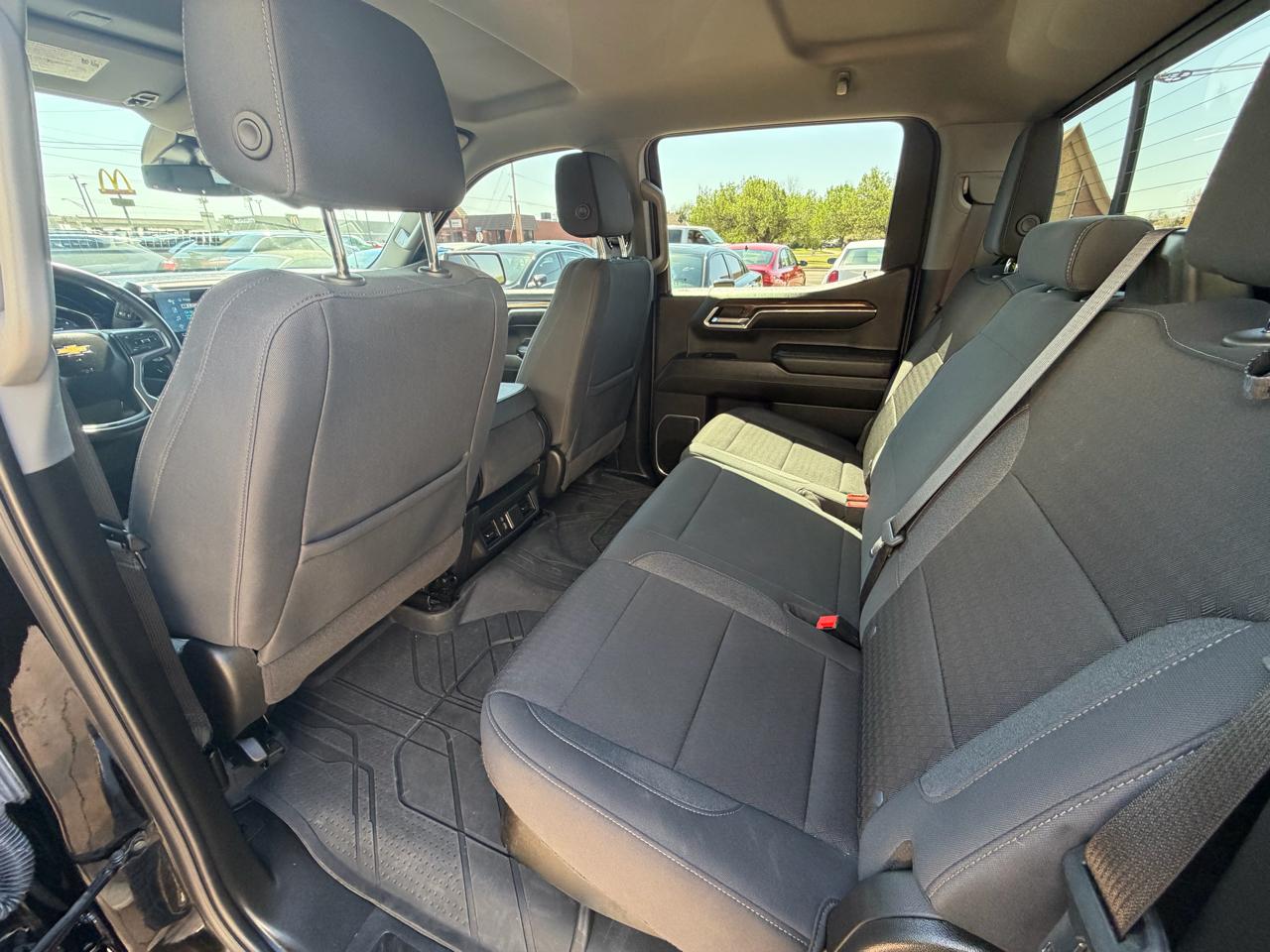 Chevrolet Silverado 1500 4WD Crew Cab 147" LT w/1LT 2024