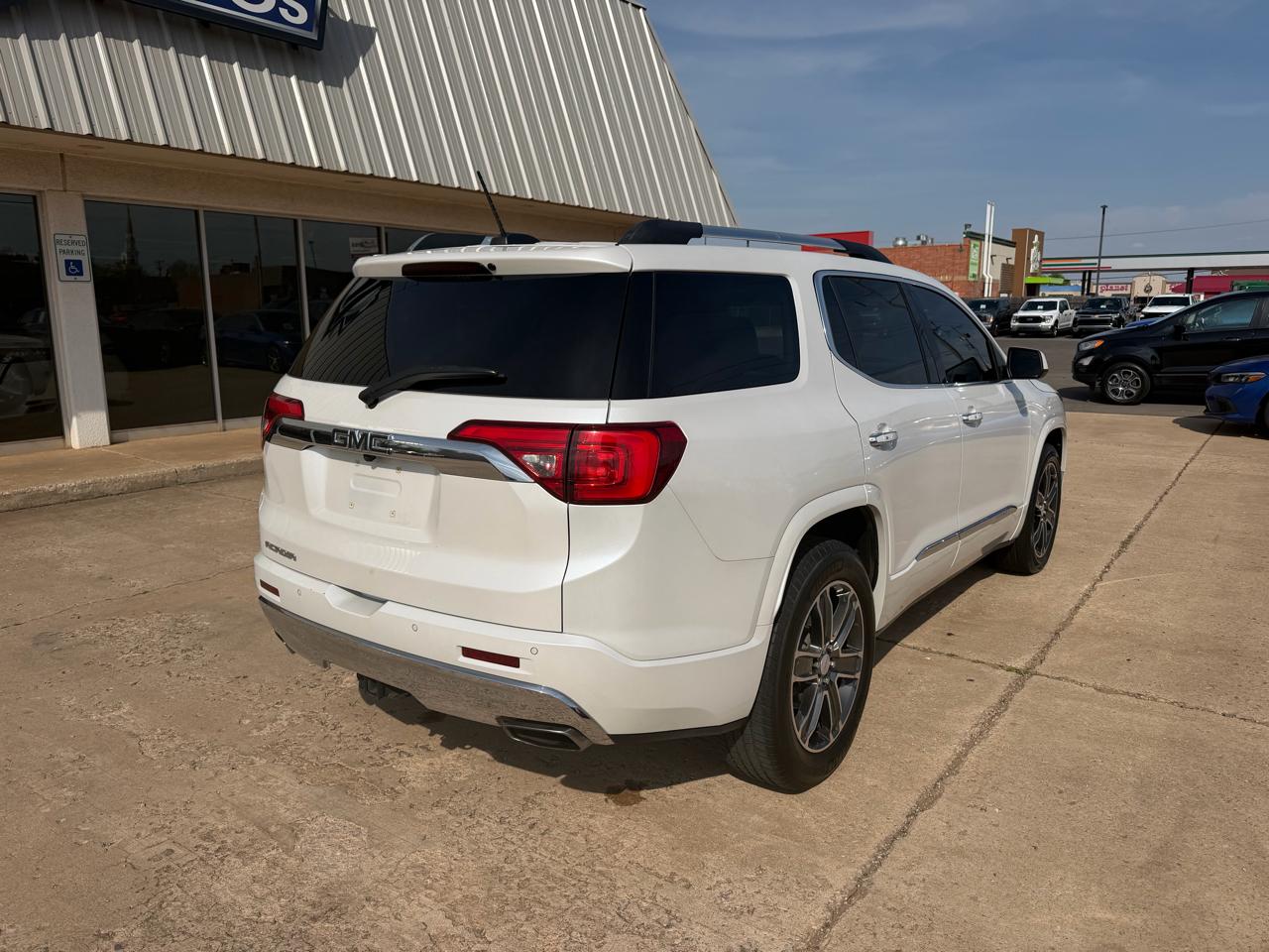 GMC Acadia FWD 4dr Denali 2019