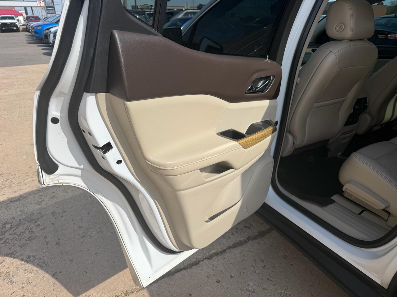 GMC Acadia FWD 4dr Denali 2019