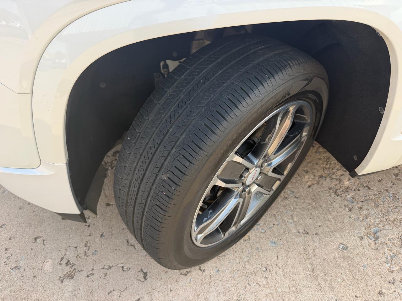 GMC Acadia FWD 4dr Denali 2019