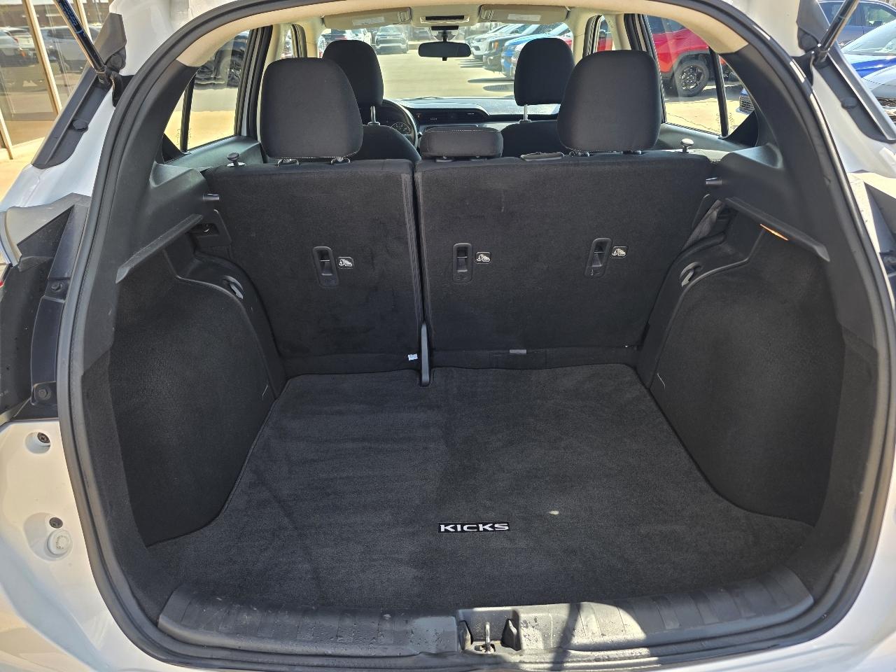 Nissan Kicks SV FWD 2023