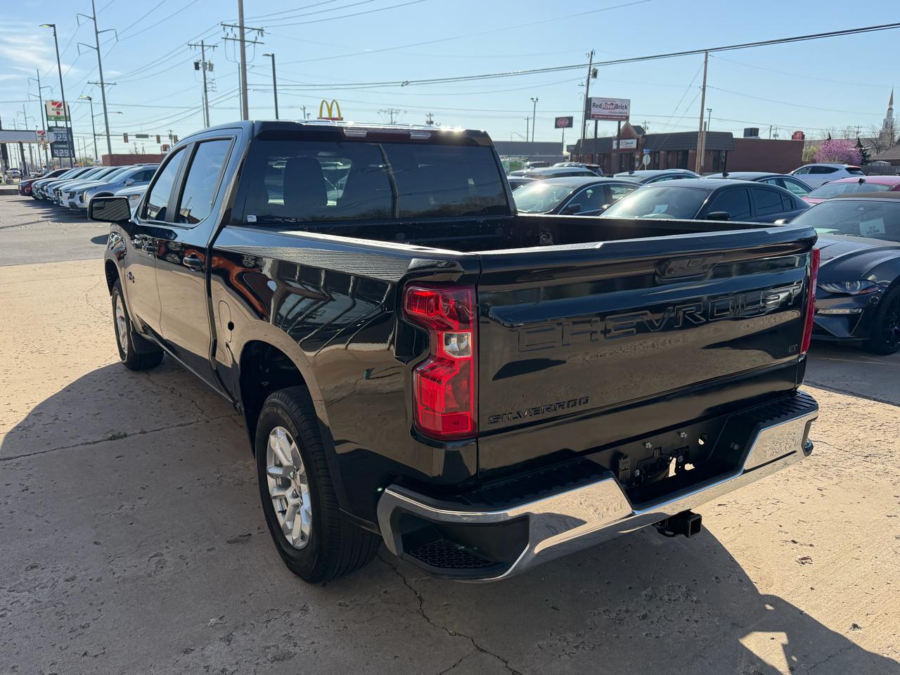 Chevrolet Silverado 1500 2WD Crew Cab 147" LT 2023