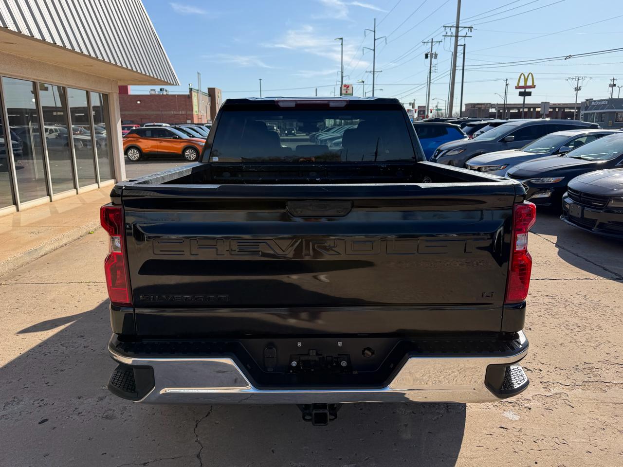 Chevrolet Silverado 1500 2WD Crew Cab 147" LT 2023