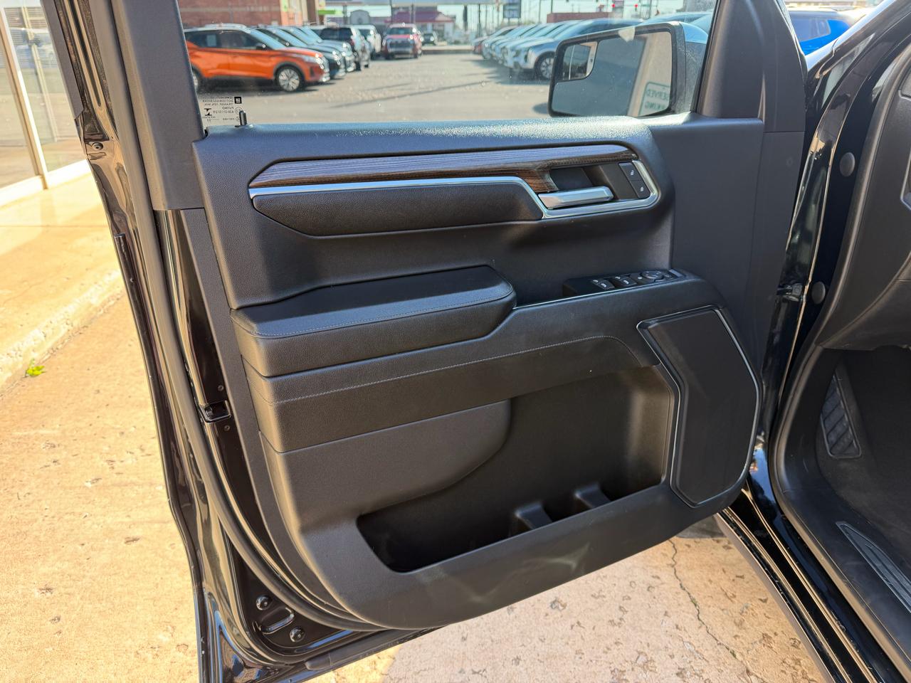 Chevrolet Silverado 1500 2WD Crew Cab 147" LT 2023