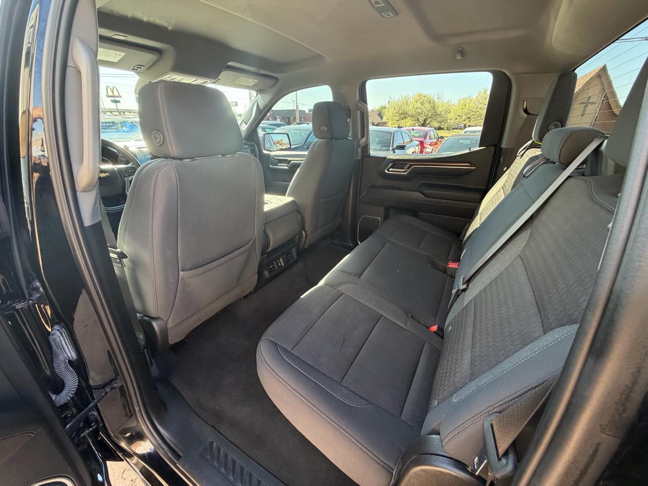 Chevrolet Silverado 1500 2WD Crew Cab 147" LT 2023