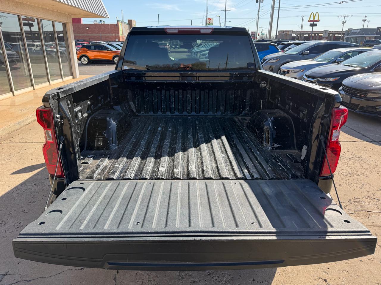 Chevrolet Silverado 1500 2WD Crew Cab 147" LT 2023