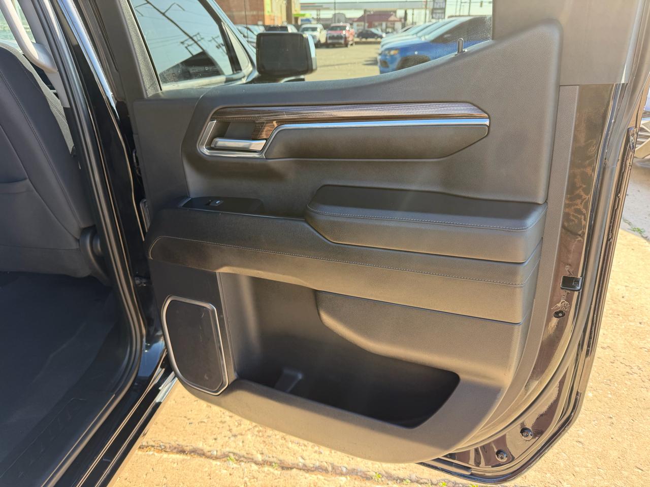 Chevrolet Silverado 1500 2WD Crew Cab 147" LT 2023