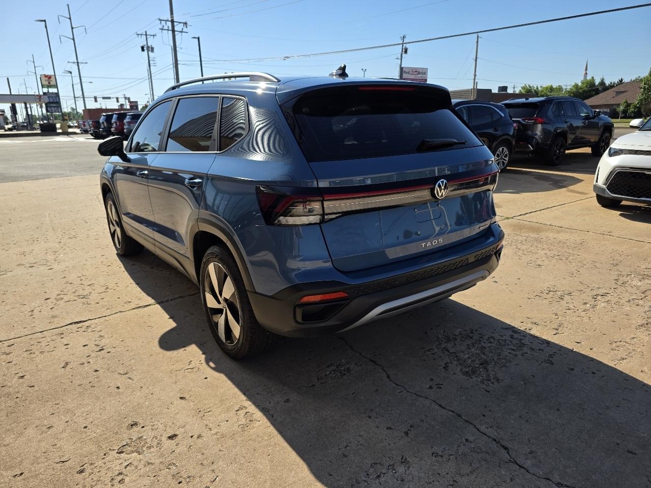 Volkswagen Taos S 4MOTION 2025