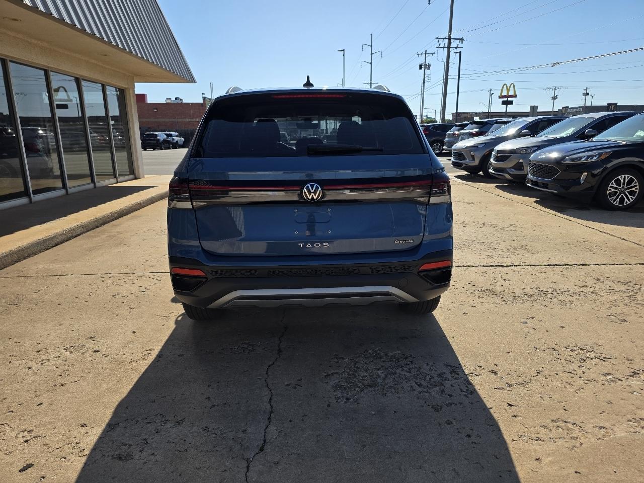 Volkswagen Taos S 4MOTION 2025