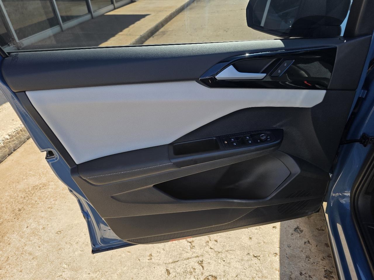 Volkswagen Taos S 4MOTION 2025