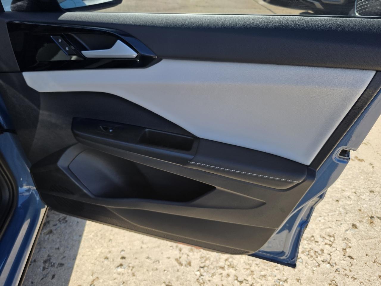 Volkswagen Taos S 4MOTION 2025