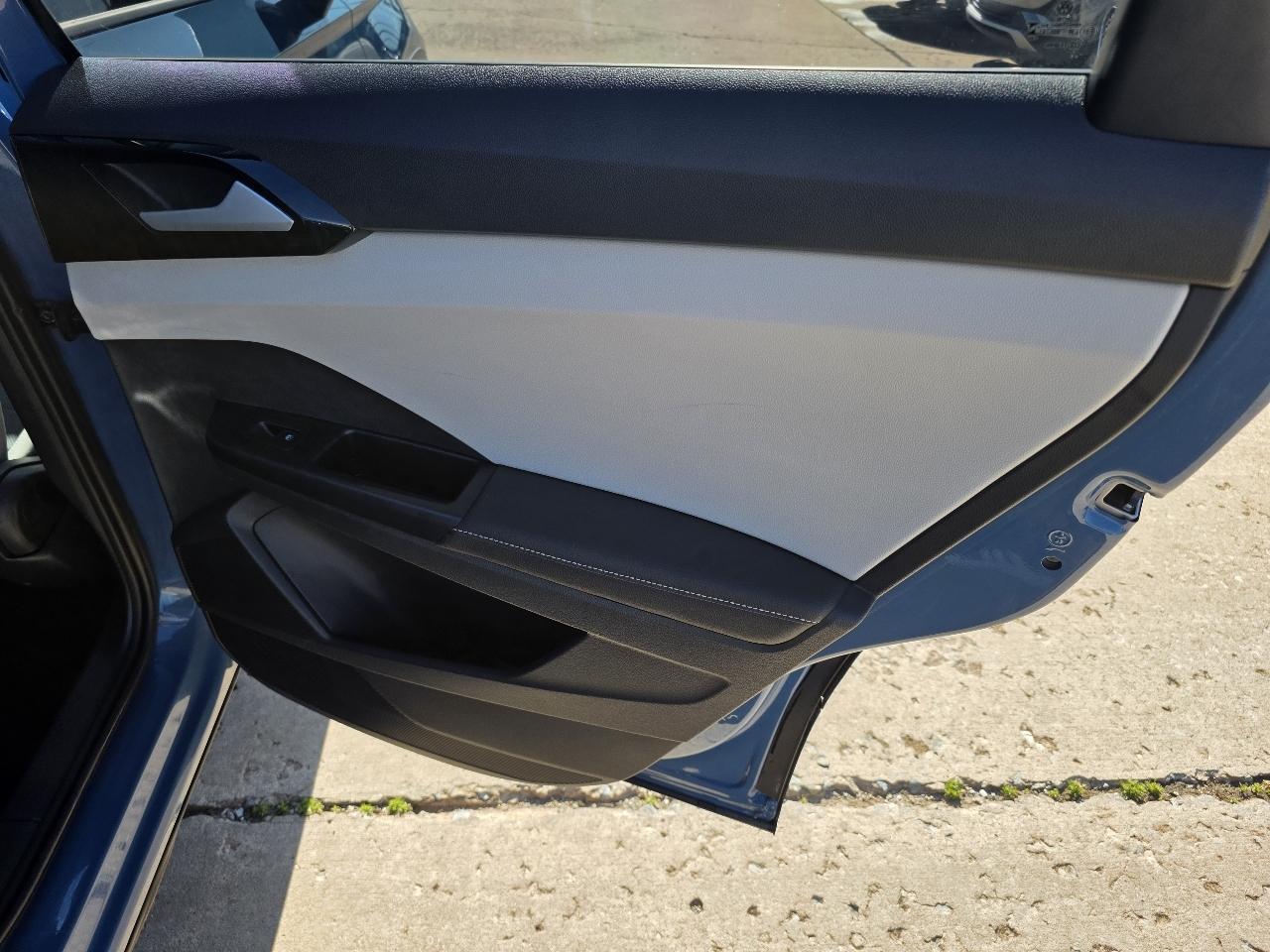 Volkswagen Taos S 4MOTION 2025