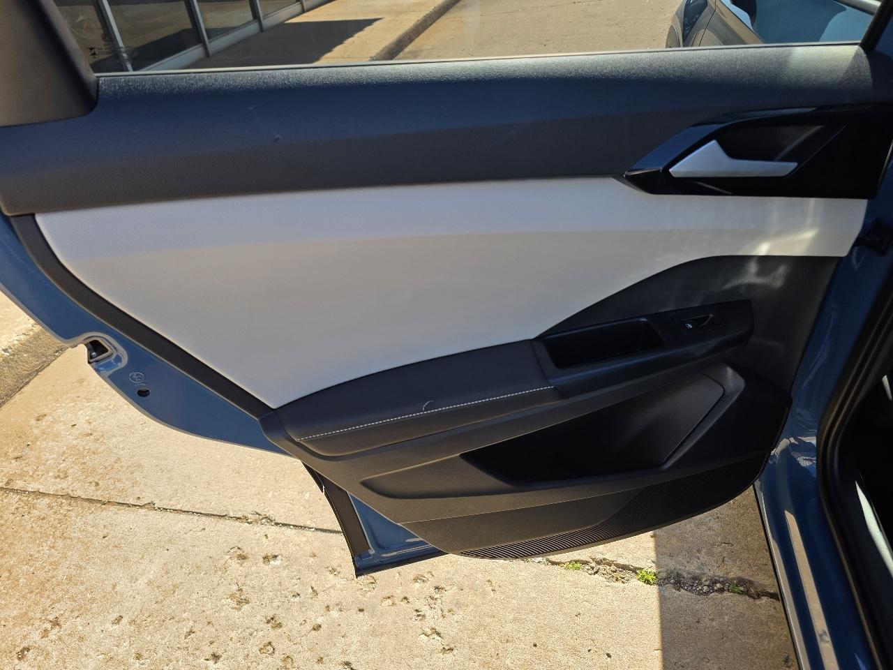 Volkswagen Taos S 4MOTION 2025