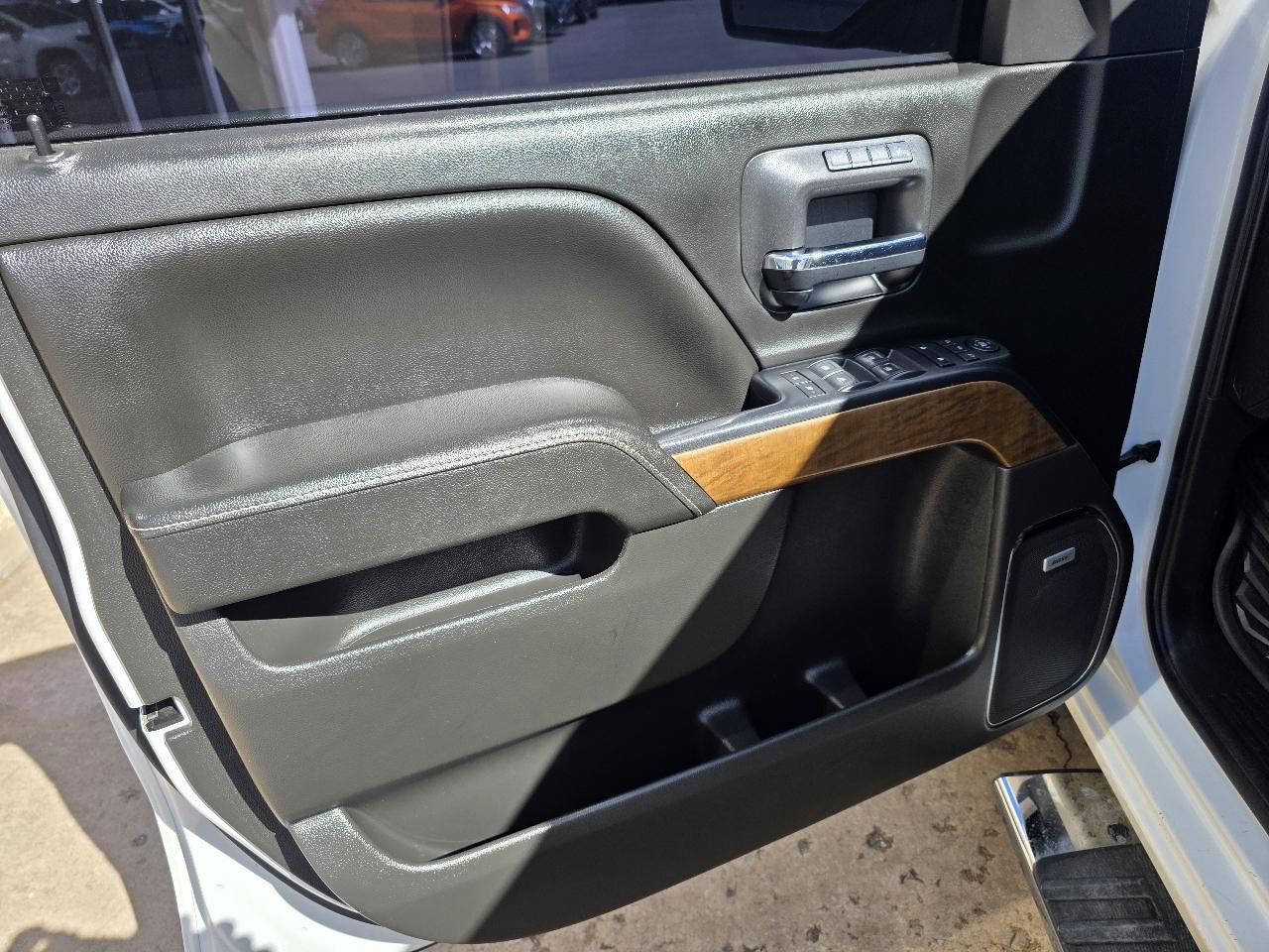 Chevrolet Silverado 1500 4WD Crew Cab 143.5" LTZ w/1LZ 2018