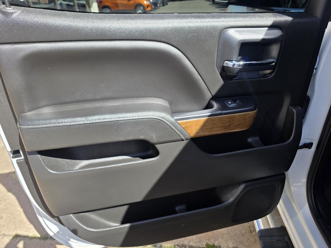 Chevrolet Silverado 1500 4WD Crew Cab 143.5" LTZ w/1LZ 2018