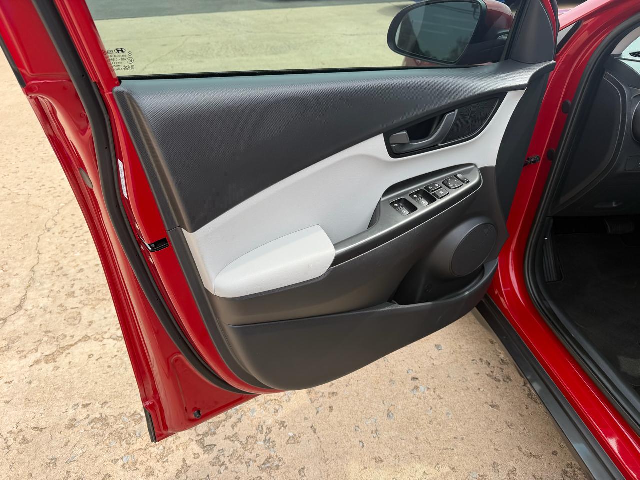 Hyundai Kona SEL Auto FWD 2022