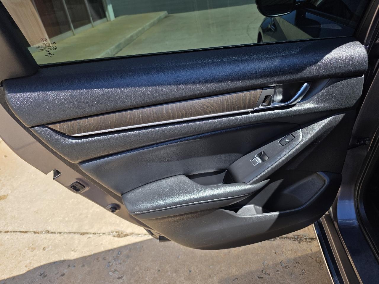 Honda Accord Hybrid Touring Sedan 2021