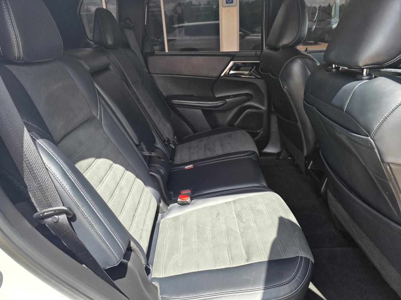 Mitsubishi Outlander SE FWD 2023