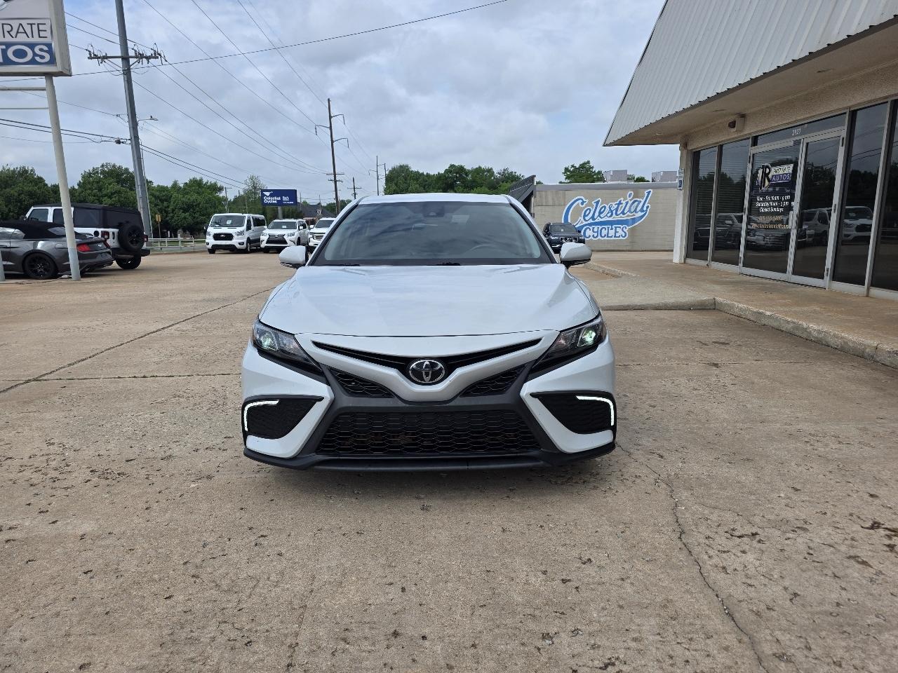 Toyota Camry SE Auto (Natl) 2022