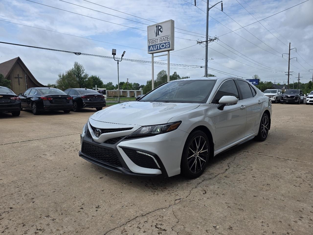 Toyota Camry SE Auto (Natl) 2022