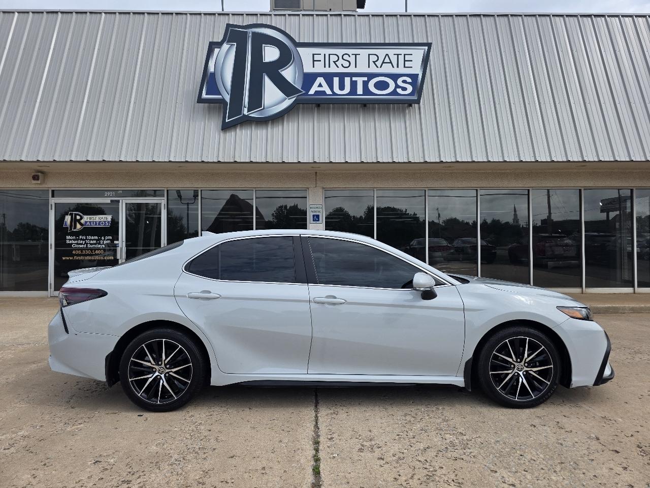 Toyota Camry SE Auto (Natl) 2022