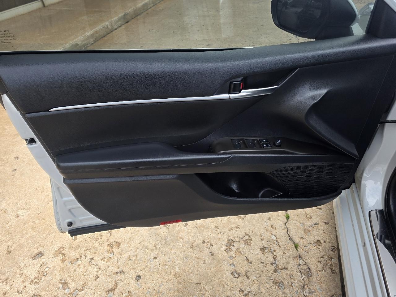 Toyota Camry SE Auto (Natl) 2022