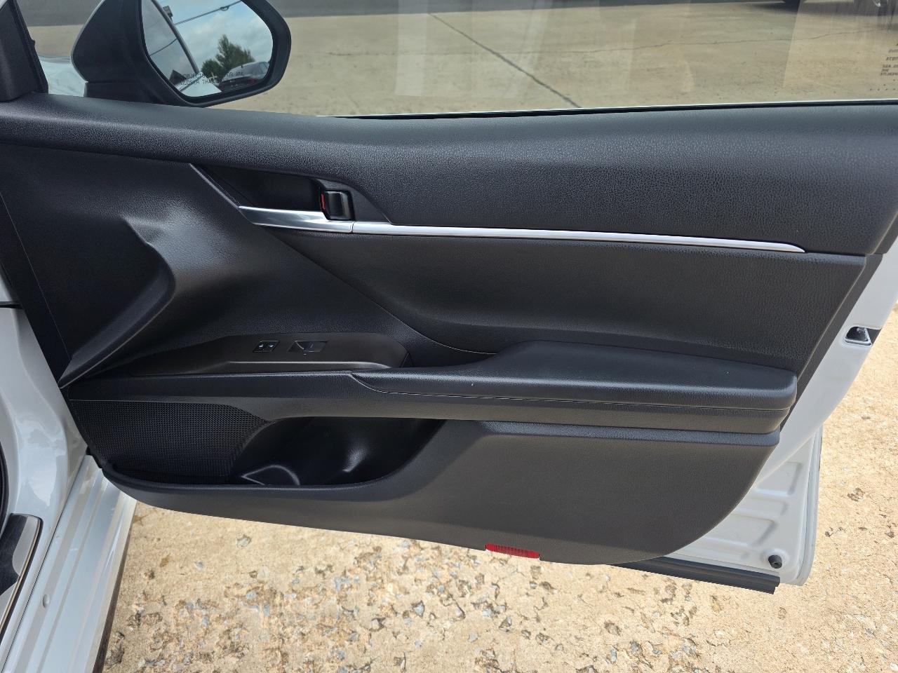 Toyota Camry SE Auto (Natl) 2022