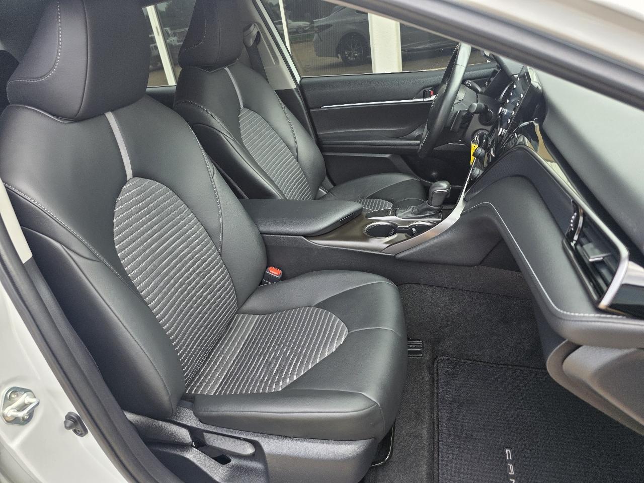 Toyota Camry SE Auto (Natl) 2022