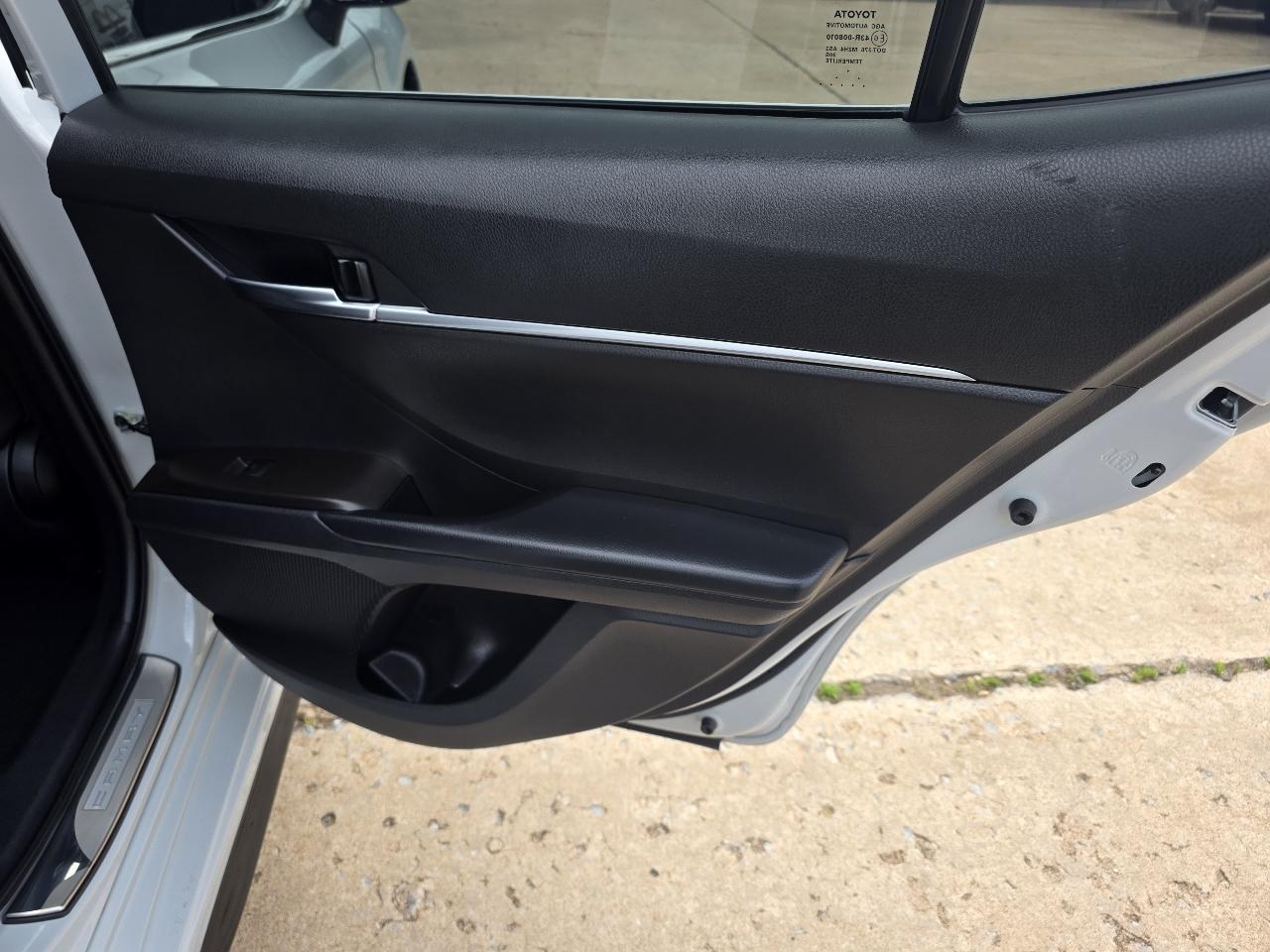 Toyota Camry SE Auto (Natl) 2022