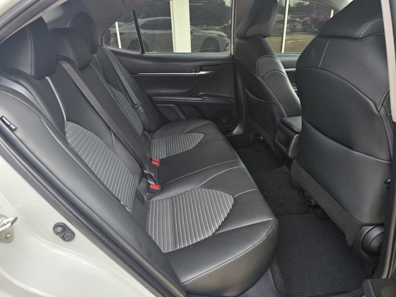 Toyota Camry SE Auto (Natl) 2022