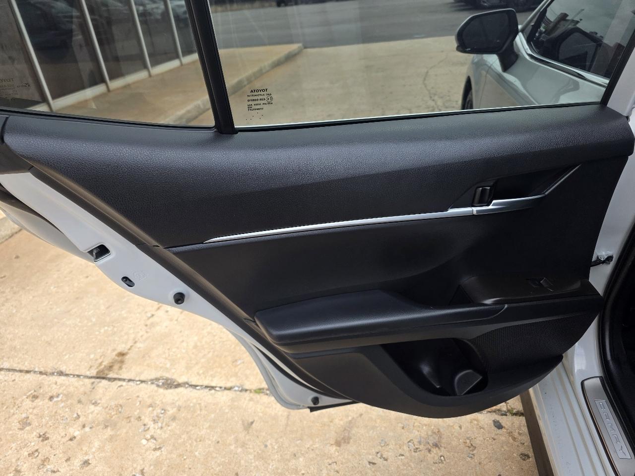 Toyota Camry SE Auto (Natl) 2022