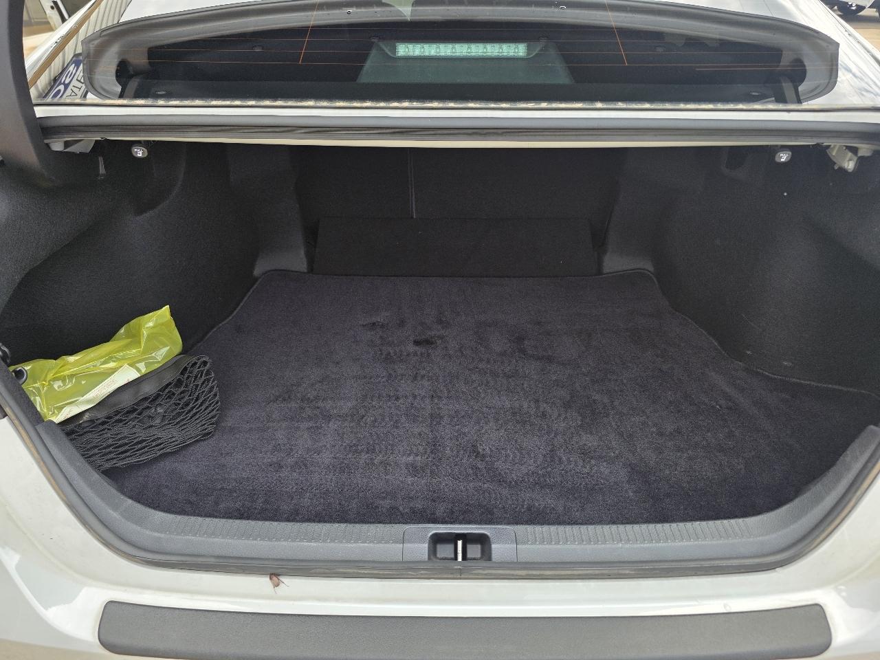 Toyota Camry SE Auto (Natl) 2022