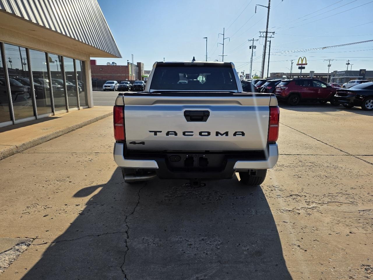 Toyota Tacoma 4WD SR5 Double Cab 5' Bed AT (Natl) 2024