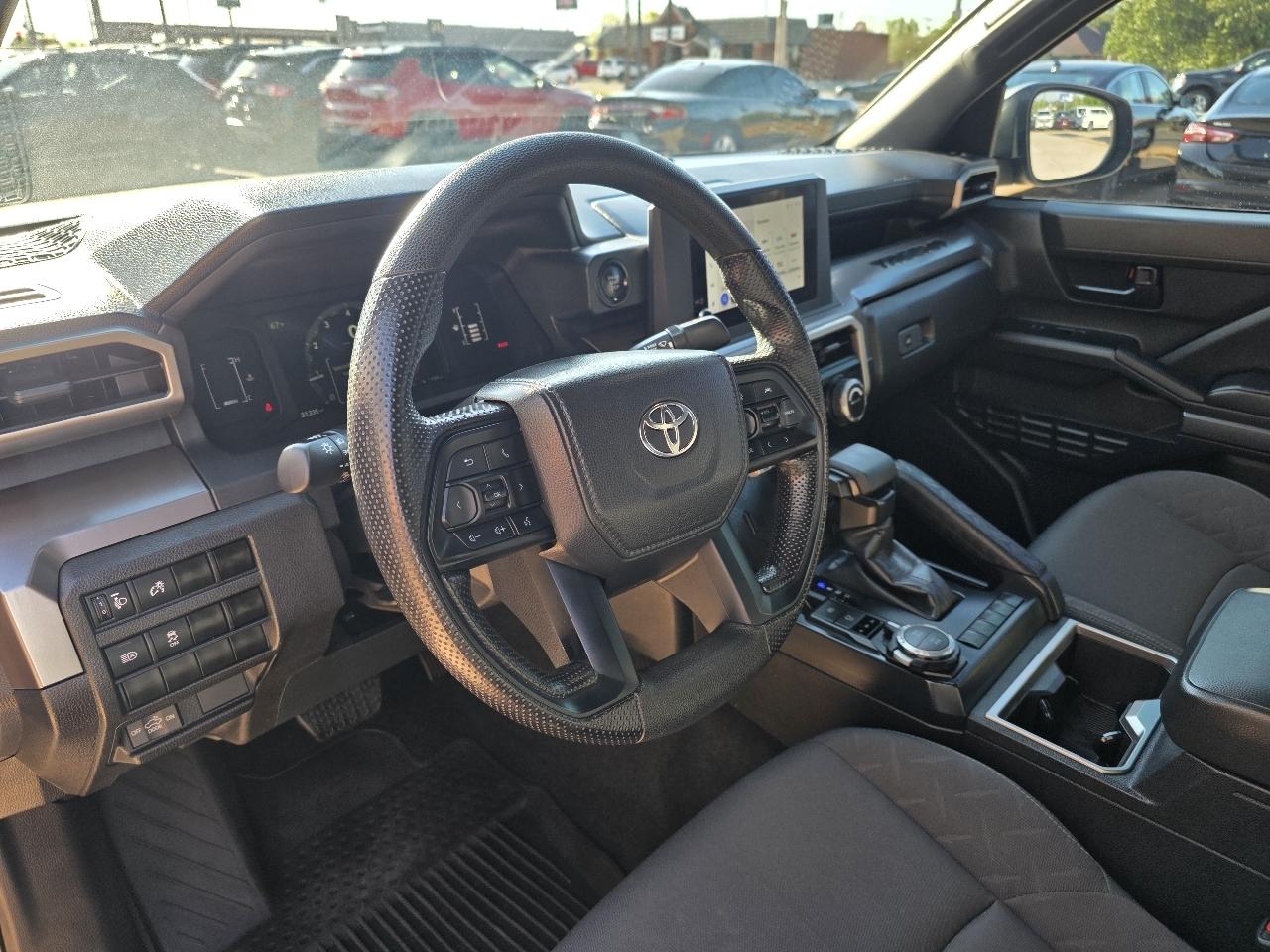 Toyota Tacoma 4WD SR5 Double Cab 5' Bed AT (Natl) 2024