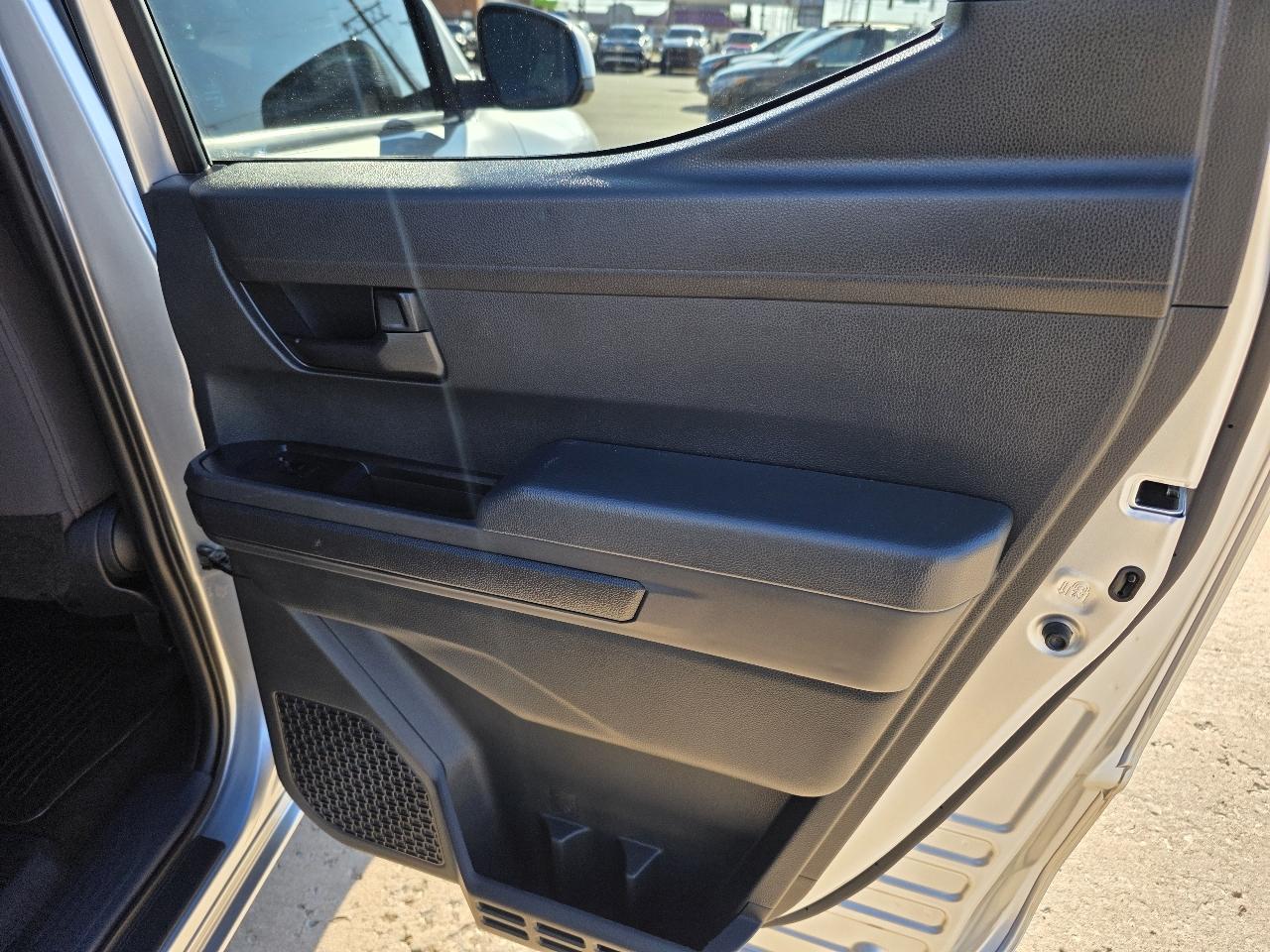 Toyota Tacoma 4WD SR5 Double Cab 5' Bed AT (Natl) 2024