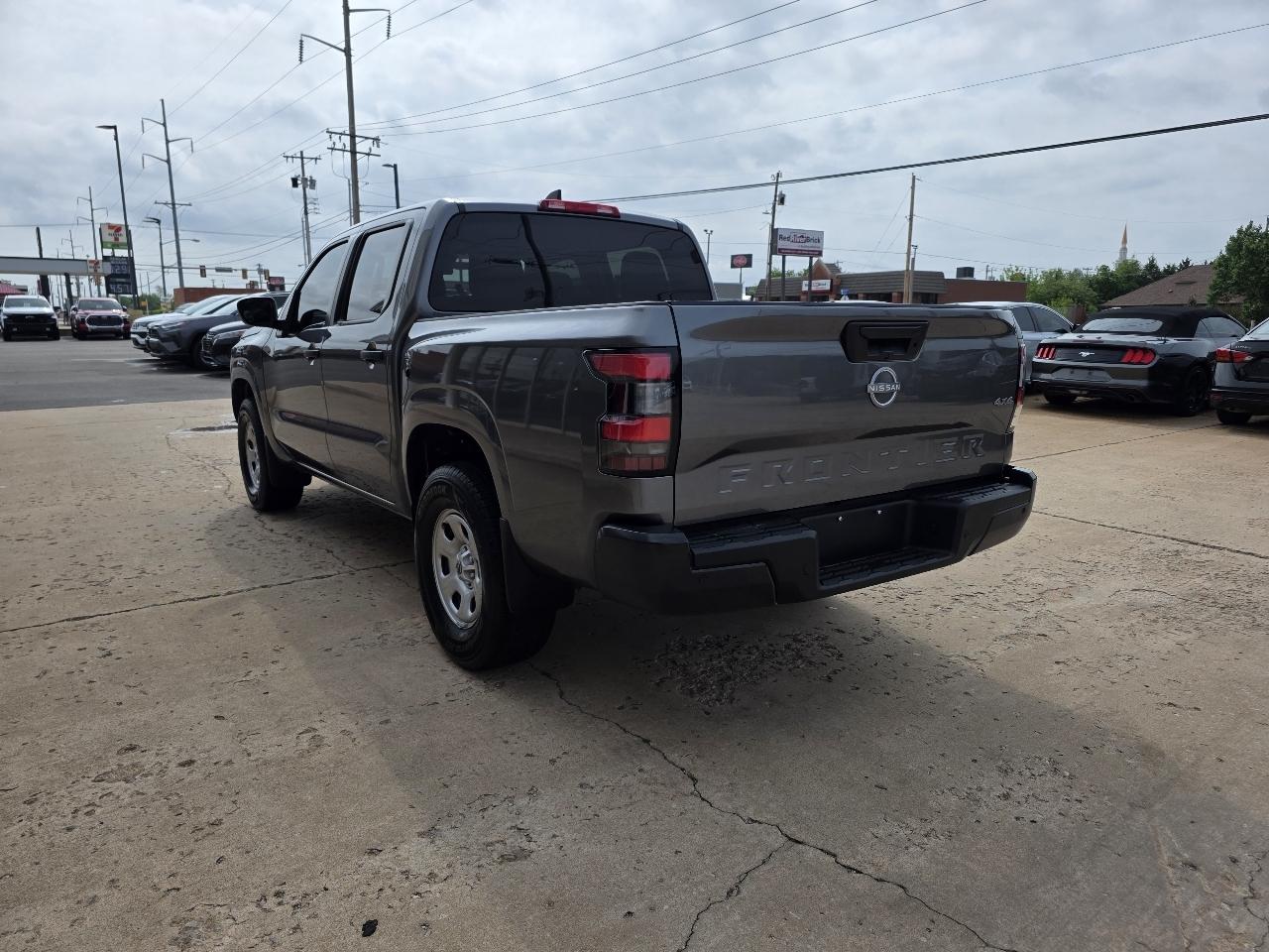 Nissan Frontier Crew Cab 4x4 S Auto 2022