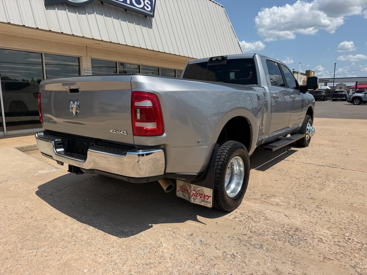RAM 3500 Laramie 4x4 Crew Cab 8' Box 2023