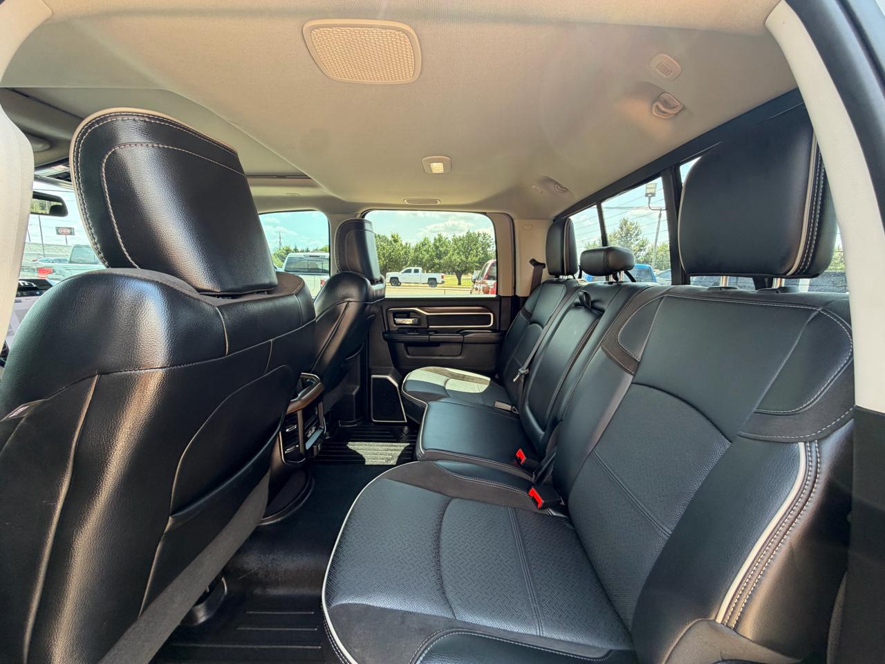 RAM 3500 Laramie 4x4 Crew Cab 8' Box 2023
