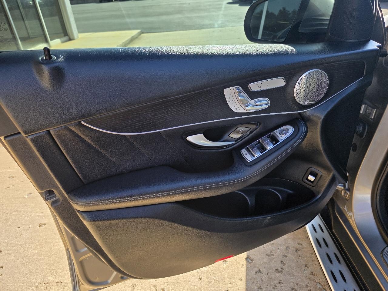 Mercedes-Benz GLC GLC 300 4MATIC SUV 2021