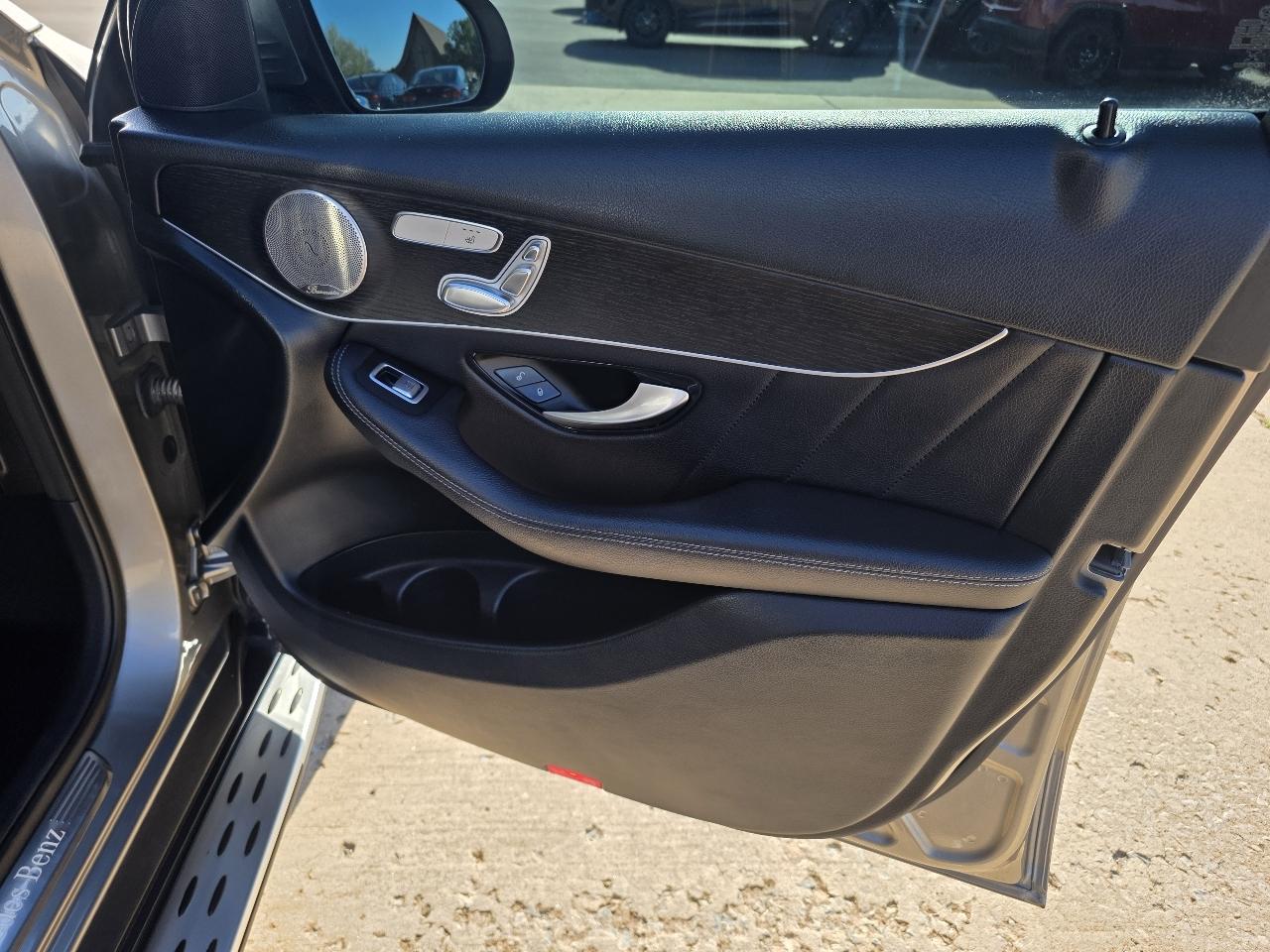 Mercedes-Benz GLC GLC 300 4MATIC SUV 2021