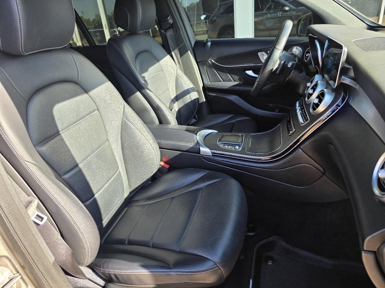 Mercedes-Benz GLC GLC 300 4MATIC SUV 2021